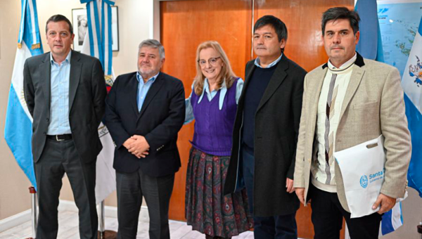 El presidente Mag. CP. Luis María Capellano fue recibido por la Gobernadora, Alicia Kirchner en la Casa de Gobierno de la provincia de Santa Cruz.